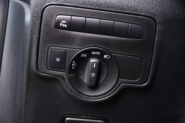 Mercedes-Benz Vito 119 CDI L2 Black Edition Camera, Cruise, LED, 190pk, Automaat, Leder, Trekhaak, Multimedia, Stoelverwarming, Uniek!