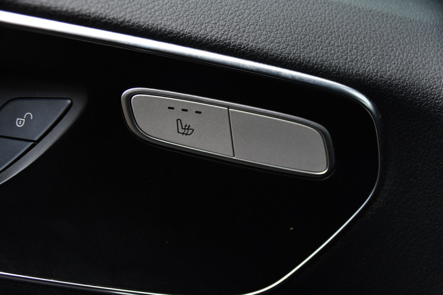Mercedes-Benz Vito 119 CDI L2 Black Edition Camera, Cruise, LED, 190pk, Automaat, Leder, Trekhaak, Multimedia, Stoelverwarming, Uniek!