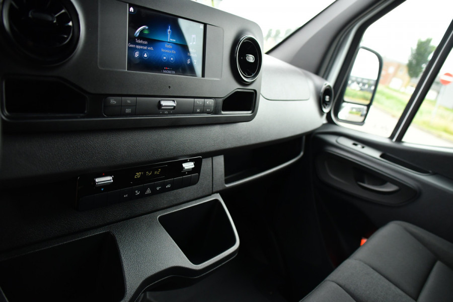 Mercedes-Benz Sprinter 519 V6 3.0 CDI L2H1 PB Edition Camera, Cruise, Carplay, 3500kg Trekhaak, LED, Mbux, Geveerde Stoel, Uniek! 319