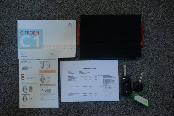 Citroën C1 1.0 VTi JCC+ Collectors Edition [ UNIEK Carplay Camera Nieuwstaat Climate Control Extra Getint Glas ]