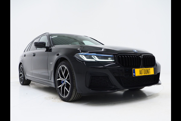 BMW 5 Serie Touring 530e M Sport Shadow Line | Panoramadak | Leder | LaserLED | HUD | Keyless | Sfeerlicht | Camera | Dodehoek