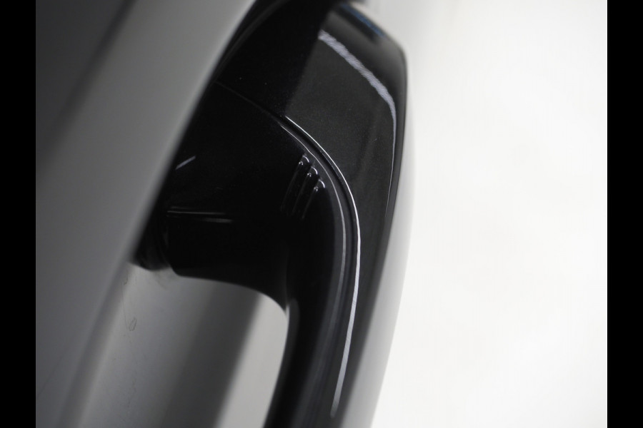 BMW 5 Serie Touring 530e M Sport Shadow Line | Panoramadak | Leder | LaserLED | HUD | Keyless | Sfeerlicht | Camera | Dodehoek