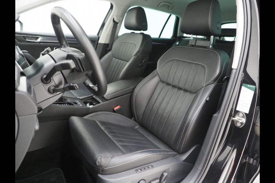 Škoda Superb Combi 1.4 TSI iV Style | Leder | Trekhaak | 360 | Massage | Stoelkoeling | Keyless | Virtual | Sfeerlicht