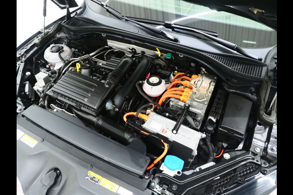 Škoda Superb Combi 1.4 TSI iV Style | Leder | Trekhaak | 360 | Massage | Stoelkoeling | Keyless | Virtual | Sfeerlicht