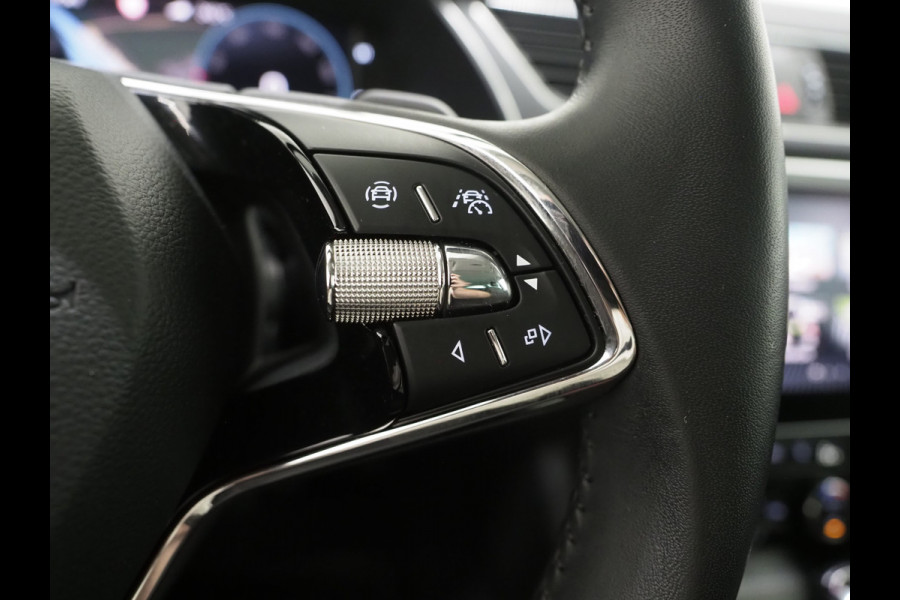 Škoda Superb Combi 1.4 TSI iV Style | Leder | Trekhaak | 360 | Massage | Stoelkoeling | Keyless | Virtual | Sfeerlicht