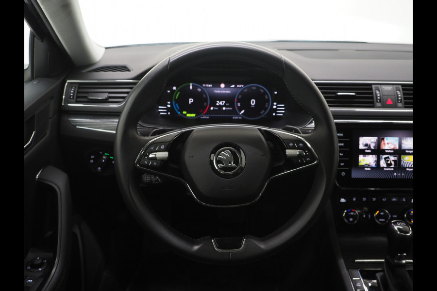 Škoda Superb Combi 1.4 TSI iV Style | Leder | Trekhaak | 360 | Massage | Stoelkoeling | Keyless | Virtual | Sfeerlicht