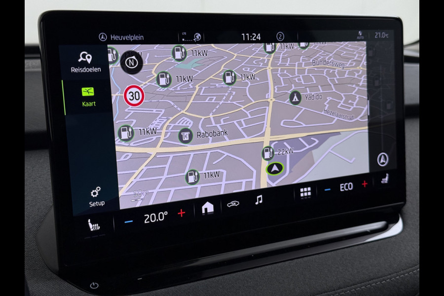 Škoda ENYAQ iV 60 SOH 92% Warmtepomp Panoramadak Adap.Cruise 3-Zone Stoelverwarming Keyless advanced Ecc Pdc Android Auto Apple Carplay Privacy Glas Lmv Led Isofix Lane Assist Verkeersbord herkenning 1e Eigenaar Dealeronderhouden Origineel Nederlandse Auto