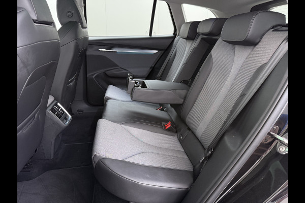 Škoda ENYAQ iV 60 SOH 92% Warmtepomp Panoramadak Adap.Cruise 3-Zone Stoelverwarming Keyless advanced Ecc Pdc Android Auto Apple Carplay Privacy Glas Lmv Led Isofix Lane Assist Verkeersbord herkenning 1e Eigenaar Dealeronderhouden Origineel Nederlandse Auto