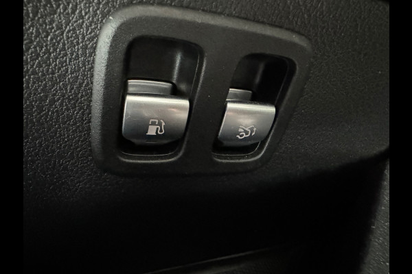 Mercedes-Benz C-Klasse Estate 300 e AMG Pano|Keyless|Sfeer