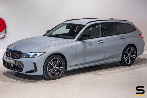 BMW 3 Serie Touring 330e xDrive|M-sport|Fiscaal aantrekkelijk
