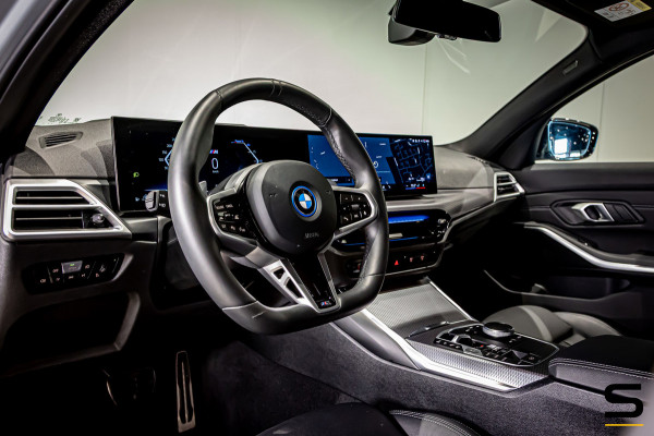 BMW 3 Serie Touring 330e xDrive|M-sport|Fiscaal aantrekkelijk