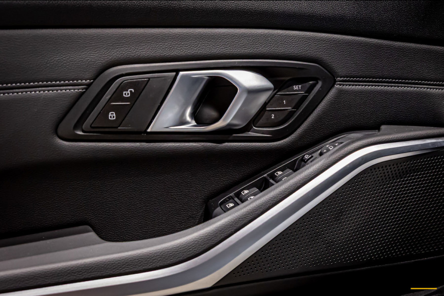 BMW 3 Serie Touring 330e xDrive|M-sport|Fiscaal aantrekkelijk