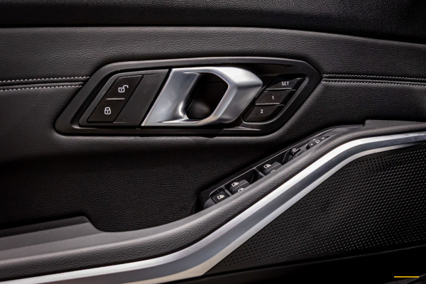 BMW 3 Serie Touring 330e xDrive|M-sport|Fiscaal aantrekkelijk