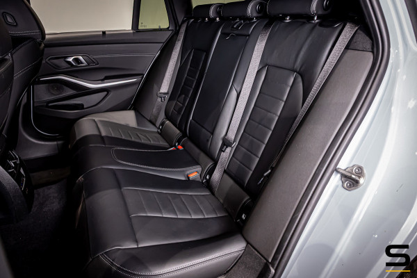 BMW 3 Serie Touring 330e xDrive|M-sport|Fiscaal aantrekkelijk
