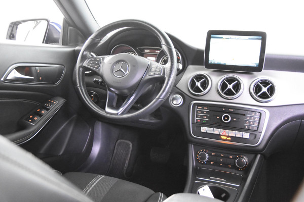 Mercedes-Benz CLA-Klasse Shooting Brake 180 AMG *Leer*Navigatie*