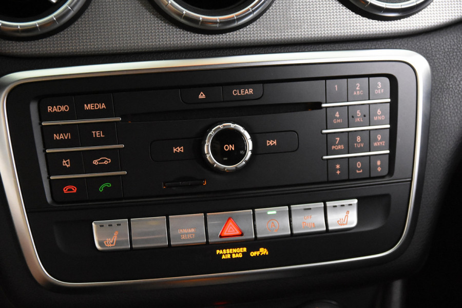 Mercedes-Benz CLA-Klasse Shooting Brake 180 AMG *Leer*Navigatie*