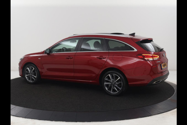 Hyundai i30 Wagon 1.5 T-GDi MHEV Premium Sky | Panoramadak | Stoel & Sturverwarming | Stoelkoeling | Camera | Adaptive cruise | Navigatie | Carplay | DAB+ | Climate control | Full LED