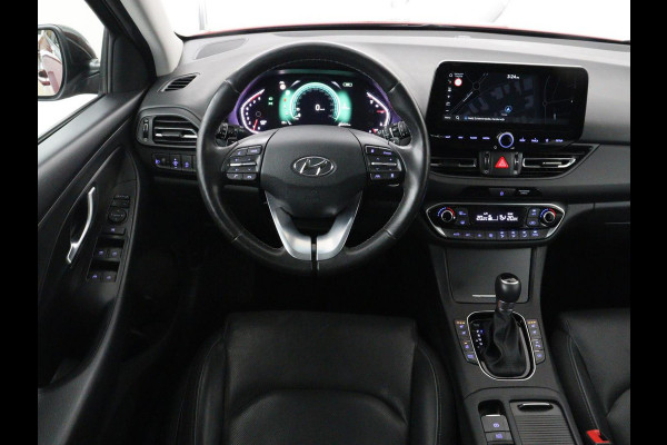 Hyundai i30 Wagon 1.5 T-GDi MHEV Premium Sky | Panoramadak | Stoel & Sturverwarming | Stoelkoeling | Camera | Adaptive cruise | Navigatie | Carplay | DAB+ | Climate control | Full LED