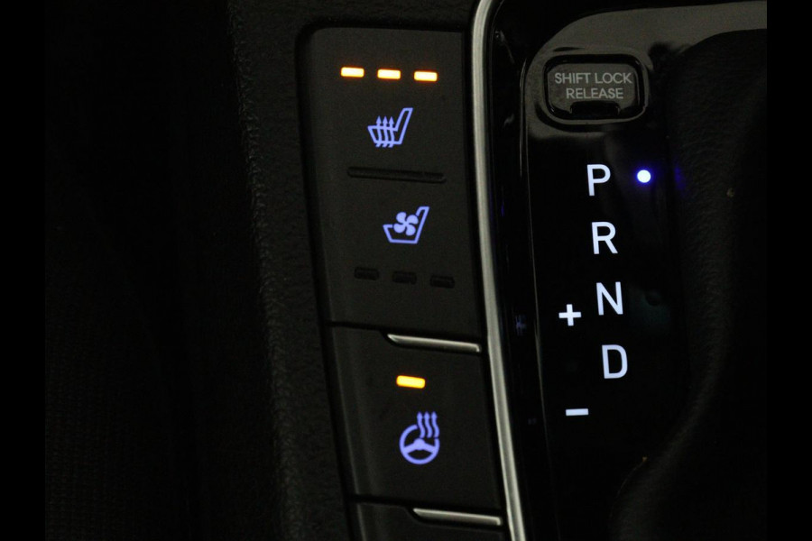 Hyundai i30 Wagon 1.5 T-GDi MHEV Premium Sky | Panoramadak | Stoel & Sturverwarming | Stoelkoeling | Camera | Adaptive cruise | Navigatie | Carplay | DAB+ | Climate control | Full LED