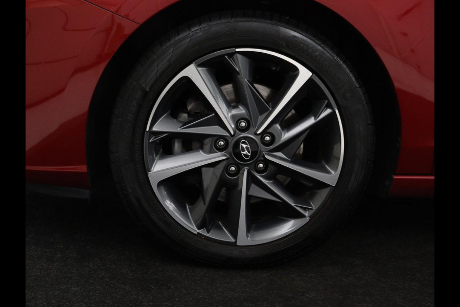 Hyundai i30 Wagon 1.5 T-GDi MHEV Premium Sky | Panoramadak | Stoel & Sturverwarming | Stoelkoeling | Camera | Adaptive cruise | Navigatie | Carplay | DAB+ | Climate control | Full LED