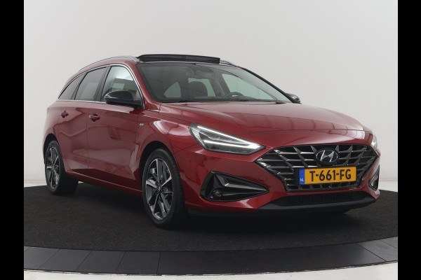 Hyundai i30 Wagon 1.5 T-GDi MHEV Premium Sky | Panoramadak | Stoel & Sturverwarming | Stoelkoeling | Camera | Adaptive cruise | Navigatie | Carplay | DAB+ | Climate control | Full LED