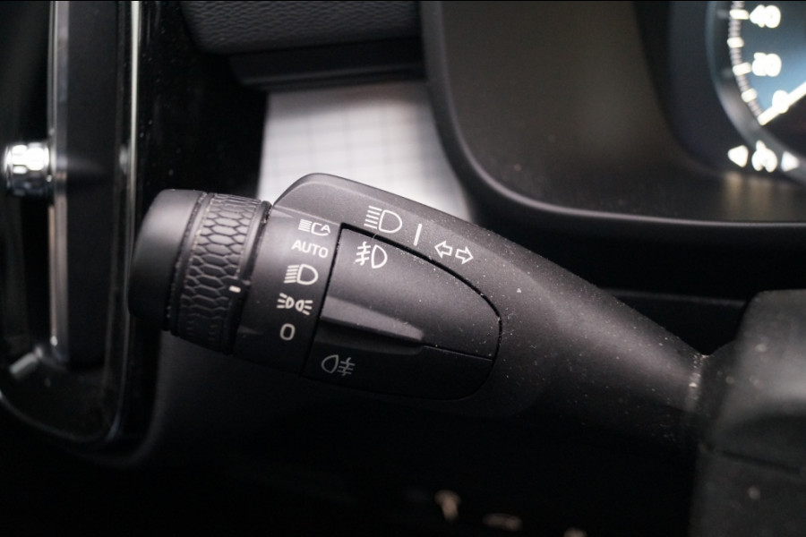 Volvo XC40 1.5 T4 Plug-in Hybrid Core Bright -SOH99%-LEER-NAVI-ECC-