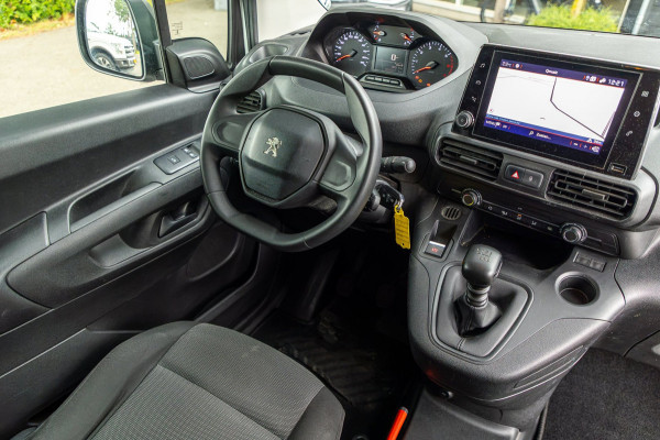 Peugeot Partner 1.2 PureTech Premium Airco I Parkeersensoren I Cruise control I Navigatie I Benzine I Android I CarPlay I NAP