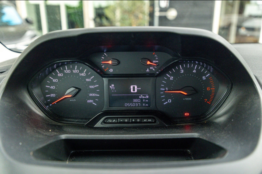 Peugeot Partner 1.2 PureTech Premium Airco I Parkeersensoren I Cruise control I Navigatie I Benzine I Android I CarPlay I NAP