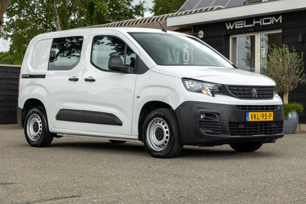 Peugeot Partner 1.2 PureTech Premium Airco I Parkeersensoren I Cruise control I Navigatie I Benzine I Android I CarPlay I NAP