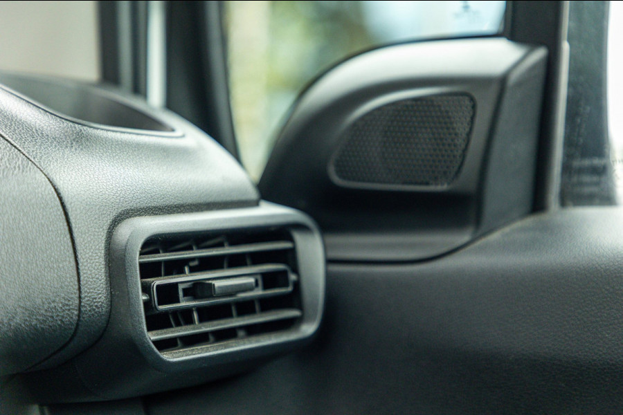 Peugeot Partner 1.2 PureTech Premium Airco I Parkeersensoren I Cruise control I Navigatie I Benzine I Android I CarPlay I NAP