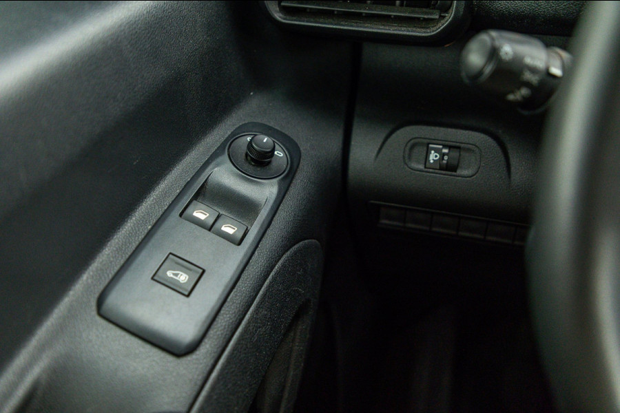 Peugeot Partner 1.2 PureTech Premium Airco I Parkeersensoren I Cruise control I Navigatie I Benzine I Android I CarPlay I NAP