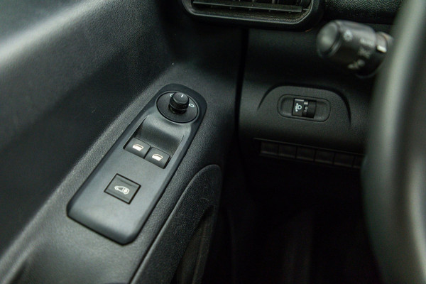 Peugeot Partner 1.2 PureTech Premium Airco I Parkeersensoren I Cruise control I Navigatie I Benzine I Android I CarPlay I NAP