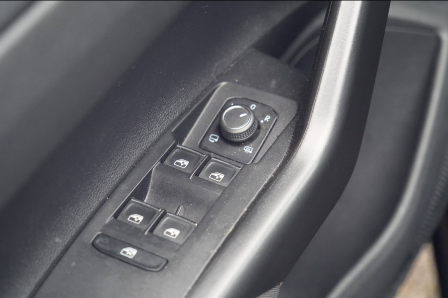 Volkswagen Polo 1.0 TSI Style / IQ Light / Stoelverw. / Side Assist / Adaptieve Cruise / DAB / Carplay