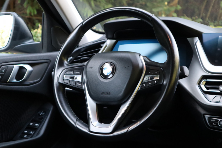 BMW 1-serie Business Edition | Carplay | Navi | 1e eigenaar |