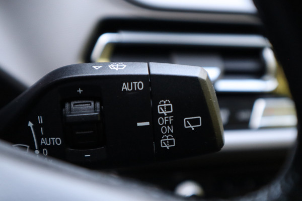 BMW 1-serie Business Edition | Carplay | Navi | 1e eigenaar |