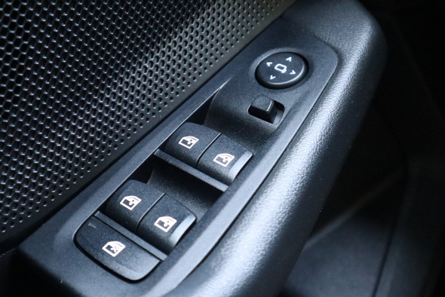 BMW 1-serie Business Edition | Carplay | Navi | 1e eigenaar |