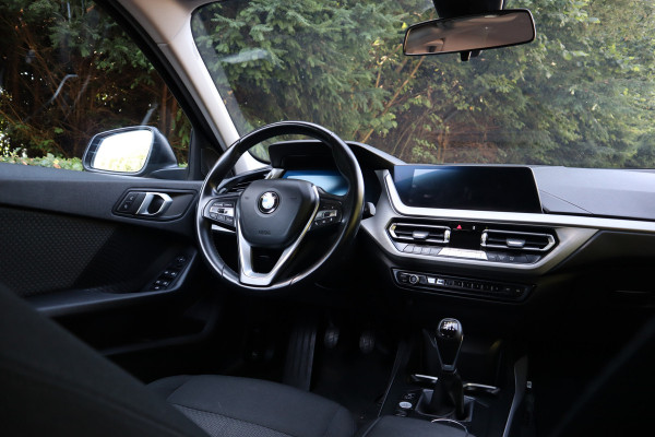 BMW 1-serie Business Edition | Carplay | Navi | 1e eigenaar |