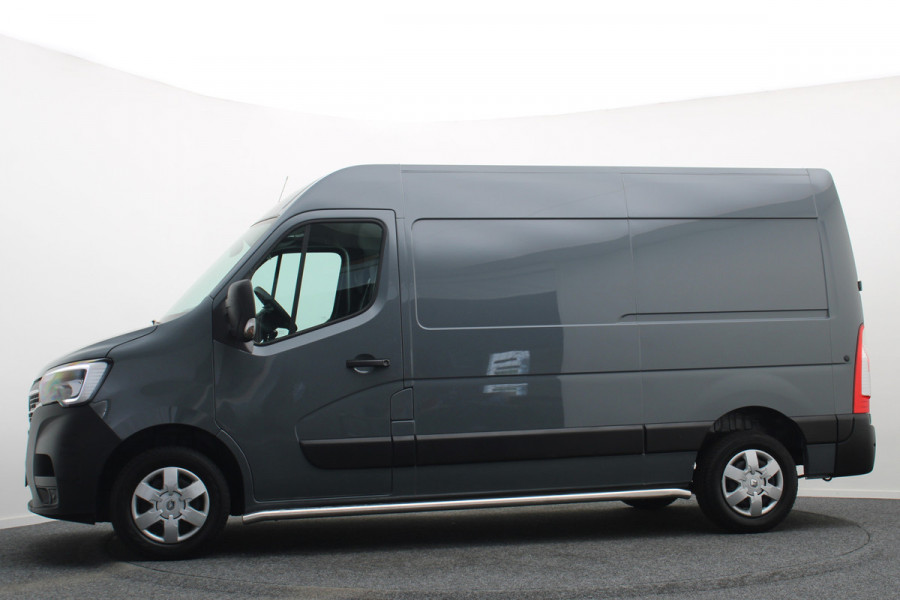 Renault Master T35 2.3 dCi 135 L2H2 Work Edition 3-Zits, Camera, Cruise, Apple Carplay, Rijstrooksensor, DAB, PDC