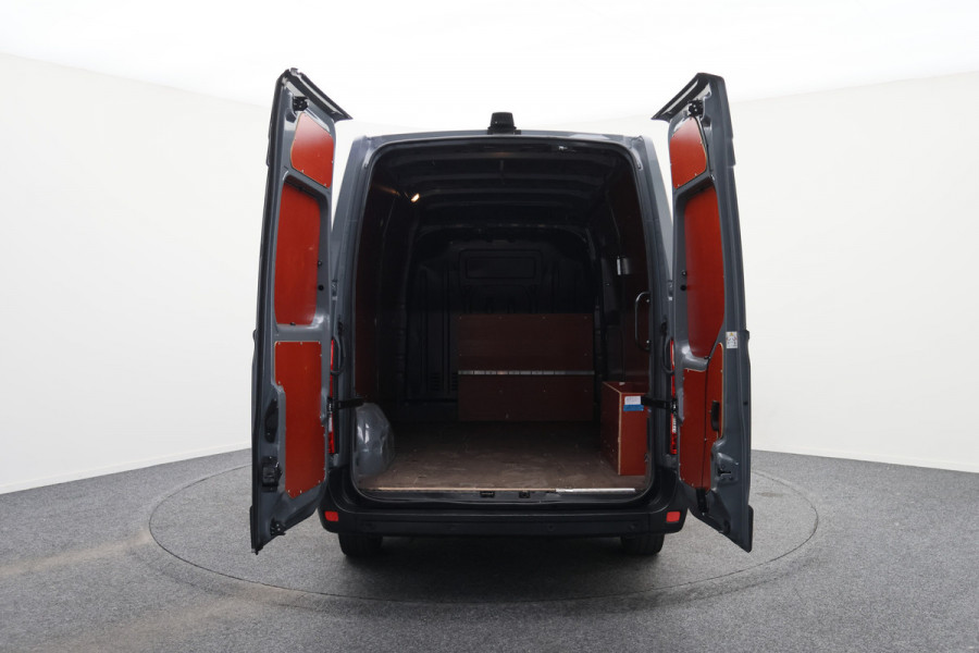 Renault Master T35 2.3 dCi 135 L2H2 Work Edition 3-Zits, Camera, Cruise, Apple Carplay, Rijstrooksensor, DAB, PDC