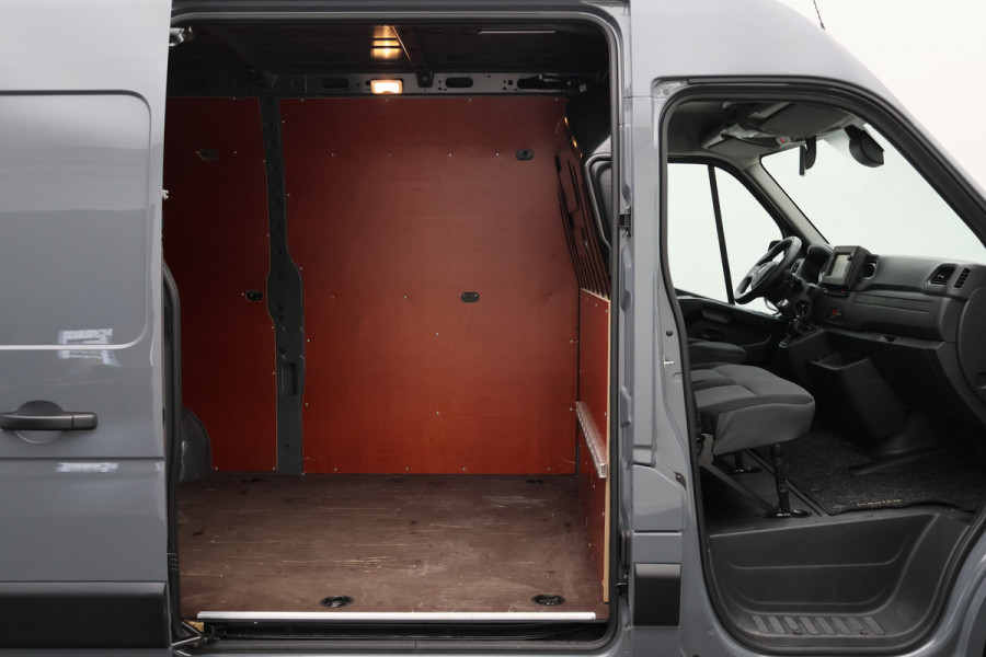 Renault Master T35 2.3 dCi 135 L2H2 Work Edition 3-Zits, Camera, Cruise, Apple Carplay, Rijstrooksensor, DAB, PDC