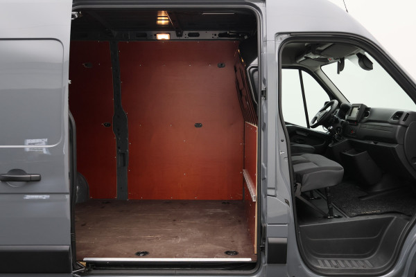 Renault Master T35 2.3 dCi 135 L2H2 Work Edition 3-Zits, Camera, Cruise, Apple Carplay, Rijstrooksensor, DAB, PDC