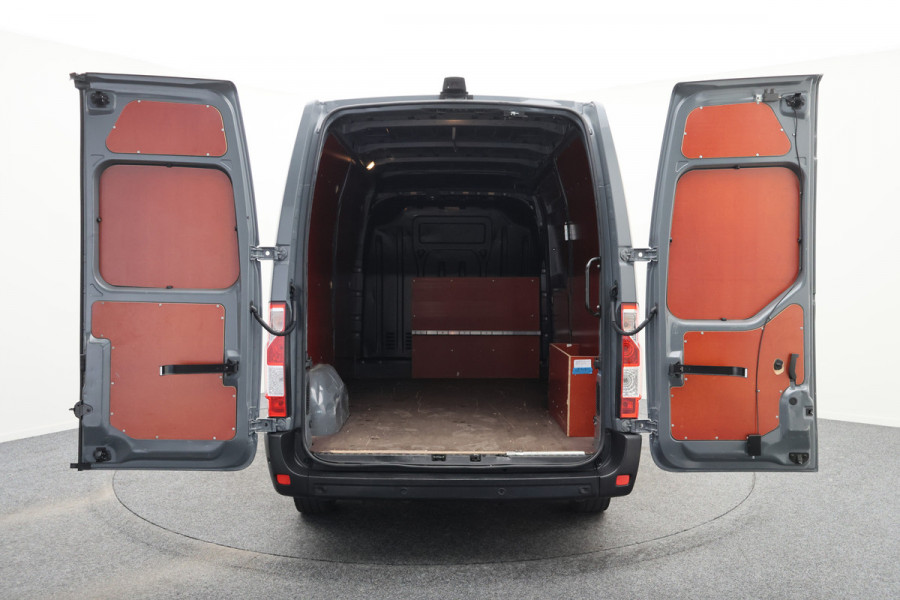 Renault Master T35 2.3 dCi 135 L2H2 Work Edition 3-Zits, Camera, Cruise, Apple Carplay, Rijstrooksensor, DAB, PDC