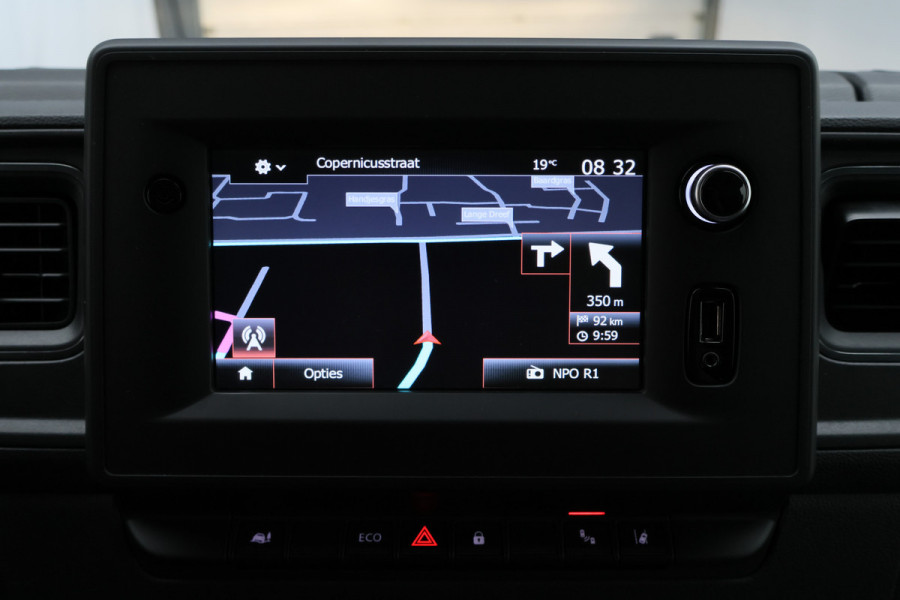 Renault Master T35 2.3 dCi 135 L2H2 Work Edition 3-Zits, Camera, Cruise, Apple Carplay, Rijstrooksensor, DAB, PDC