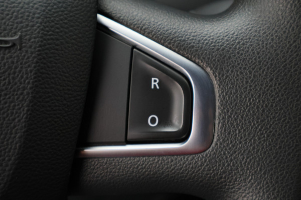 Renault Master T35 2.3 dCi 135 L2H2 Work Edition 3-Zits, Camera, Cruise, Apple Carplay, Rijstrooksensor, DAB, PDC