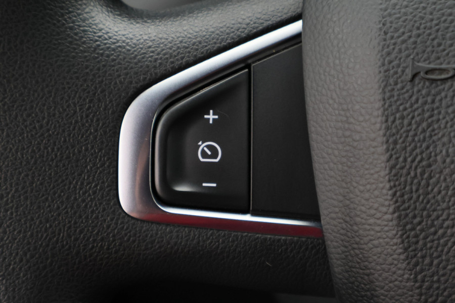 Renault Master T35 2.3 dCi 135 L2H2 Work Edition 3-Zits, Camera, Cruise, Apple Carplay, Rijstrooksensor, DAB, PDC