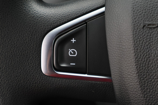 Renault Master T35 2.3 dCi 135 L2H2 Work Edition 3-Zits, Camera, Cruise, Apple Carplay, Rijstrooksensor, DAB, PDC