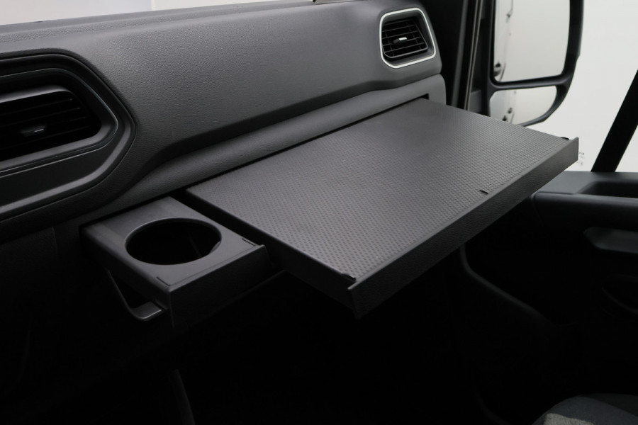 Renault Master T35 2.3 dCi 135 L2H2 Work Edition 3-Zits, Camera, Cruise, Apple Carplay, Rijstrooksensor, DAB, PDC