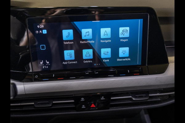Volkswagen Golf Variant 1.0 TSI Life 110pk / Airco / Stoelverwarming / Achteruitrijcamera / Apple carplay / Adaptieve cruise control
