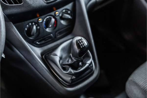 Ford Transit Connect 1.5 TDCI | Airco | Trekhaak | MF Stuur | Bluetooth | Orig. NL Auto | Nieuwe APK