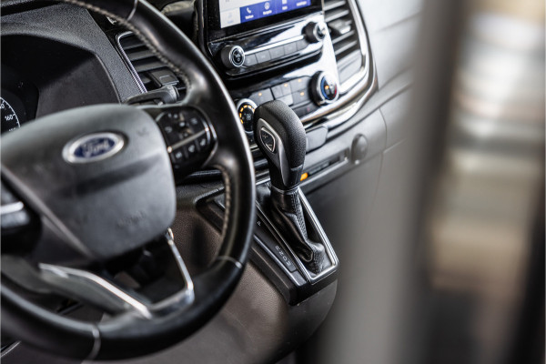 Ford Transit Custom 320 2.0 TDCI 170 PK L2H1 Limited DC | Dubbel cabine | Bi-Xenon | CarPlay | Navigatie | Stoelverwarming | Trekhaak | Euro 6 | Nieuwe APK